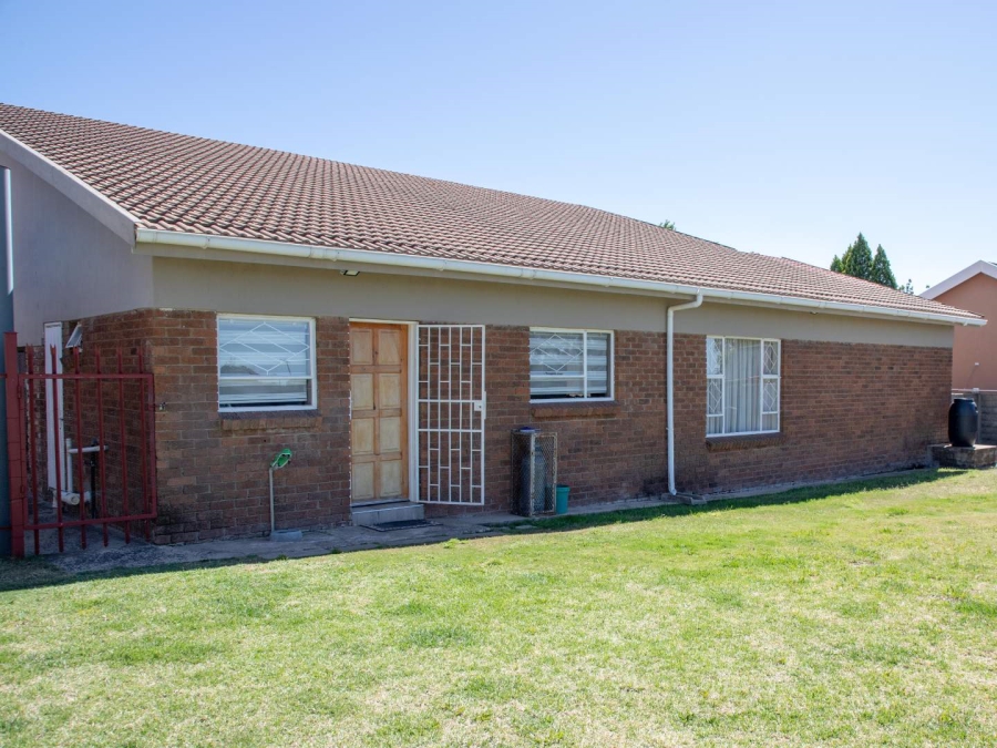 4 Bedroom Property for Sale in Heilbron Free State